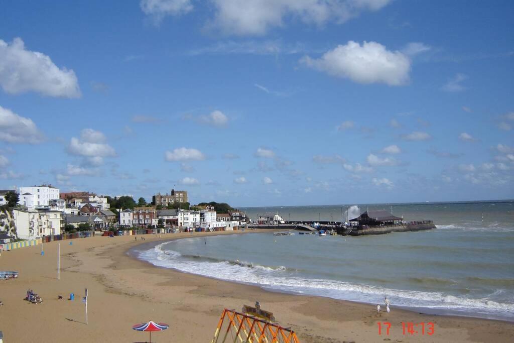 Smuggler'S Cottage Broadstairs Extérieur photo